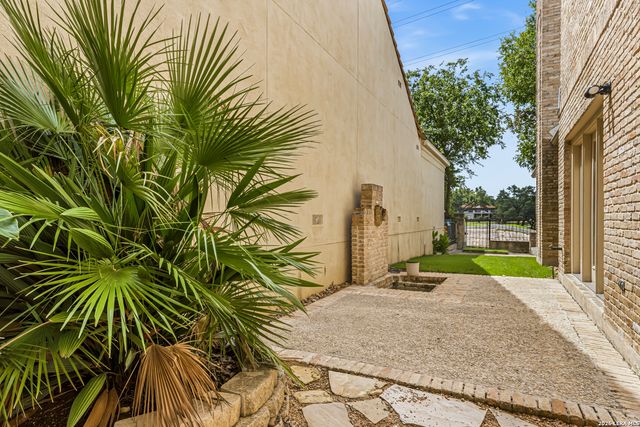 642 S Birdsong, San Antonio, TX 78258