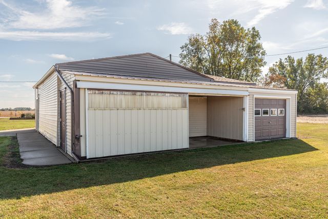 11860 N County Line Highway, Macon Twp, MI 49229