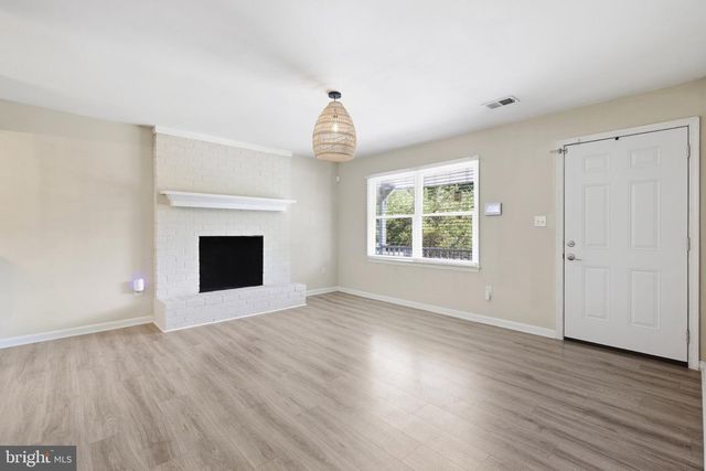 10302 LEAVELLS RD, Fredericksburg, VA 22407