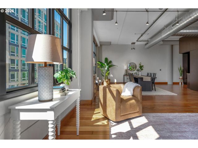 1400 Nw Irving St 609, Portland, OR 97209