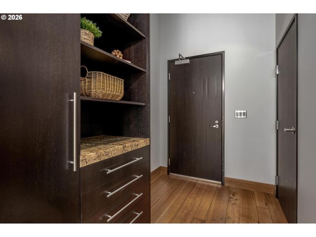 1400 Nw Irving St 609, Portland, OR 97209