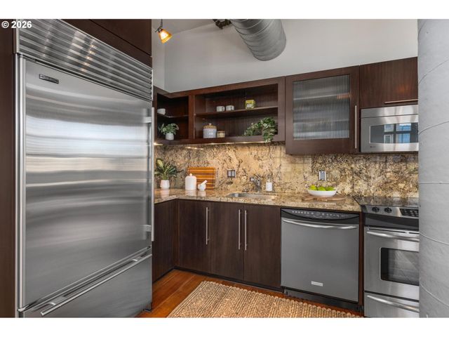 1400 Nw Irving St 609, Portland, OR 97209