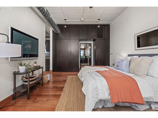 1400 Nw Irving St 609, Portland, OR 97209