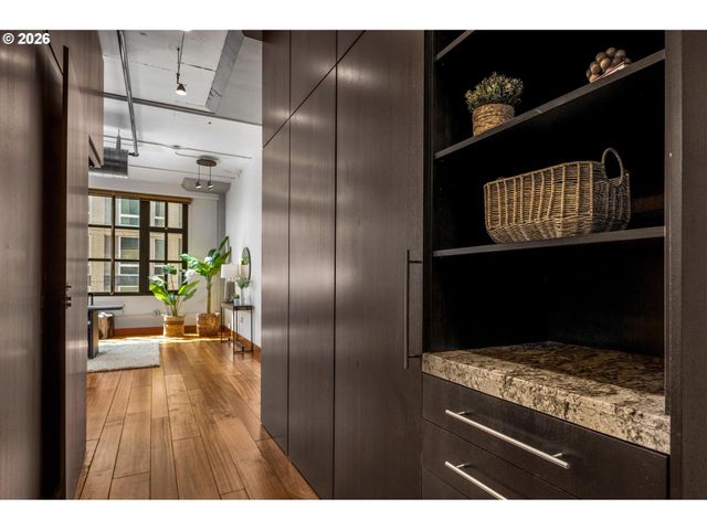 1400 Nw Irving St 609, Portland, OR 97209