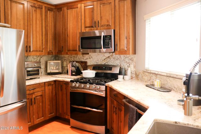 716 N JENTILLY Lane, Chandler, AZ 85226