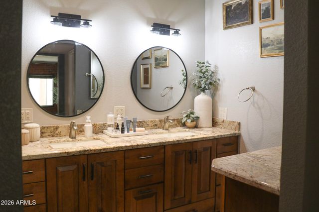 716 N JENTILLY Lane, Chandler, AZ 85226