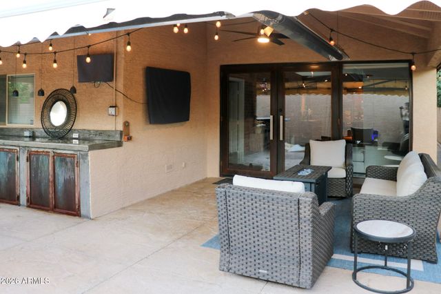 716 N JENTILLY Lane, Chandler, AZ 85226