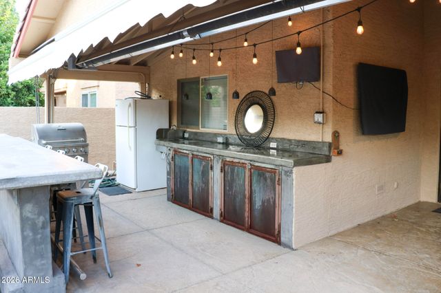 716 N JENTILLY Lane, Chandler, AZ 85226