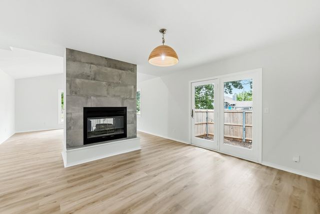 2209 N Woodlawn Blvd, Derby, KS 67037