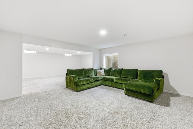 2209 N Woodlawn Blvd, Derby, KS 67037
