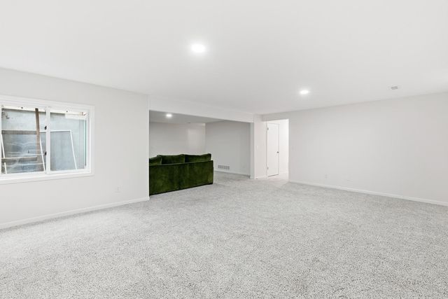 2209 N Woodlawn Blvd, Derby, KS 67037