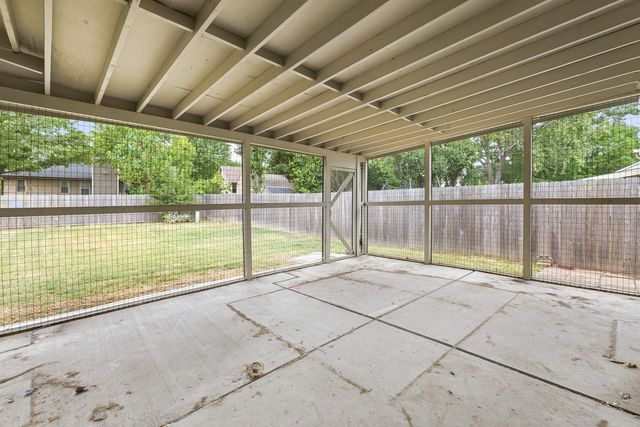 2209 N Woodlawn Blvd, Derby, KS 67037