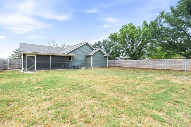 2209 N Woodlawn Blvd, Derby, KS 67037