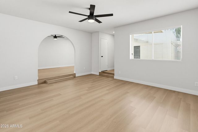 4742 W PALMAIRE Avenue, Glendale, AZ 85301