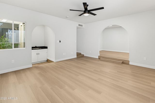 4742 W PALMAIRE Avenue, Glendale, AZ 85301