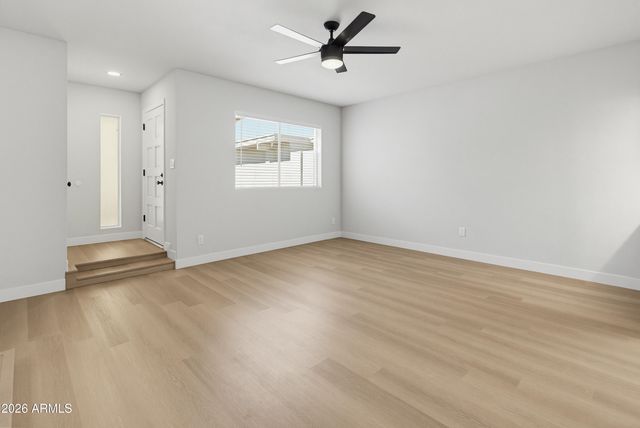 4742 W PALMAIRE Avenue, Glendale, AZ 85301