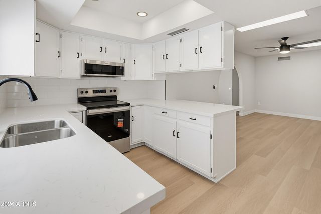 4742 W PALMAIRE Avenue, Glendale, AZ 85301