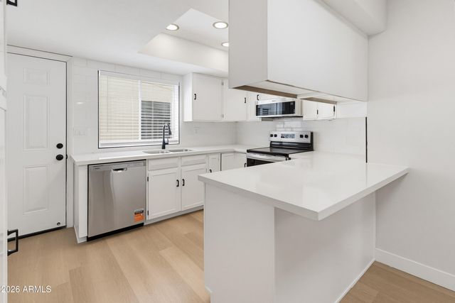 4742 W PALMAIRE Avenue, Glendale, AZ 85301