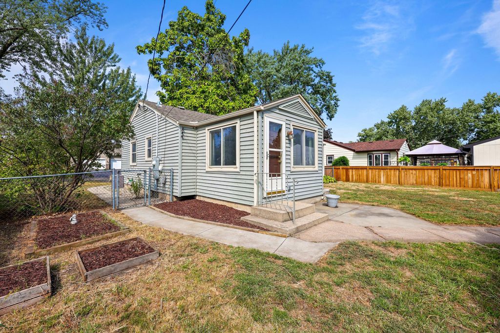 4742 Zane Avenue N, Crystal, MN 55429 — photo 3