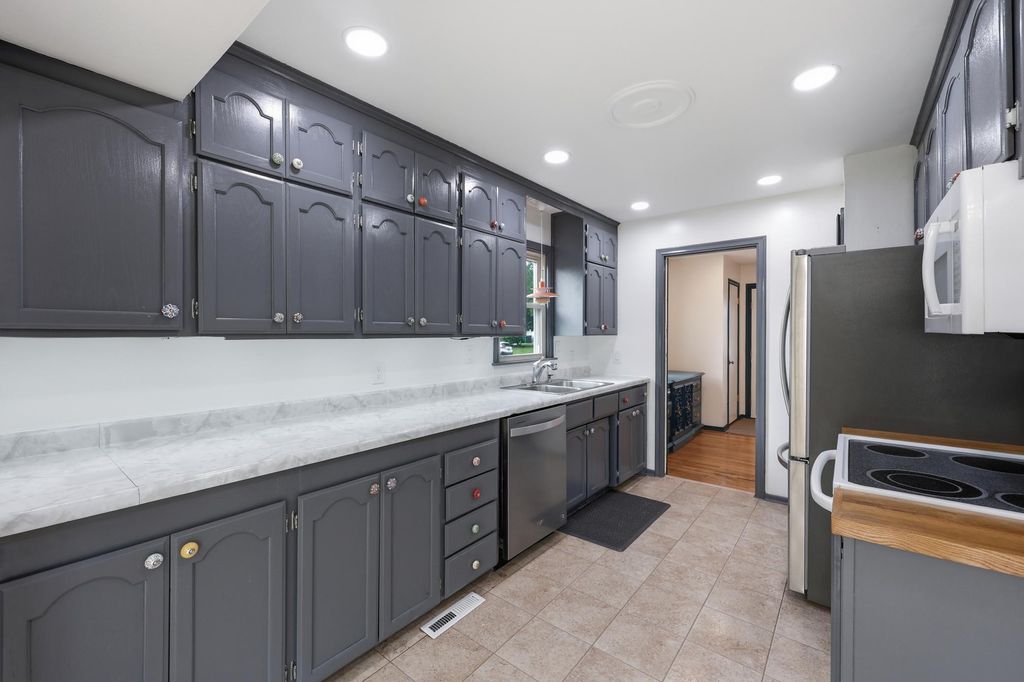 4742 Zane Avenue N, Crystal, MN 55429 — photo 5