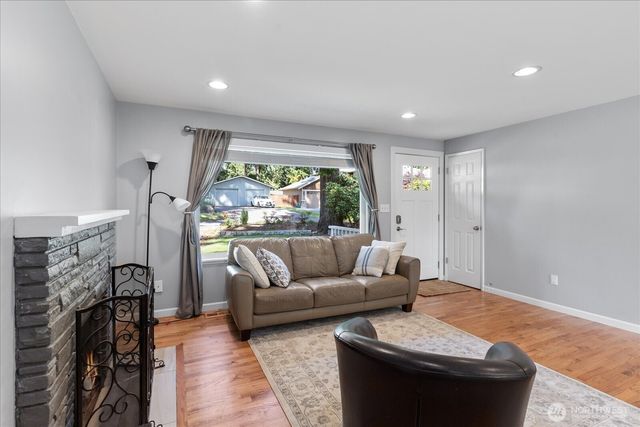 17925 57th Court W, Lynnwood, WA 98037