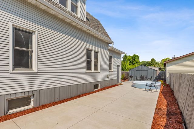 306 Center Avenue E, Dilworth, MN 56529