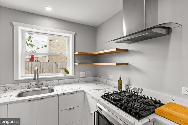 2175 E HAGERT ST, Philadelphia, PA 19125