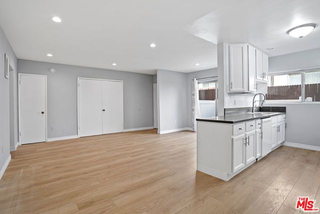 11743 Mayfield 3, Los Angeles, CA 90049