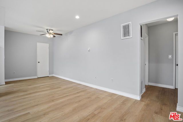 11743 Mayfield 3, Los Angeles, CA 90049
