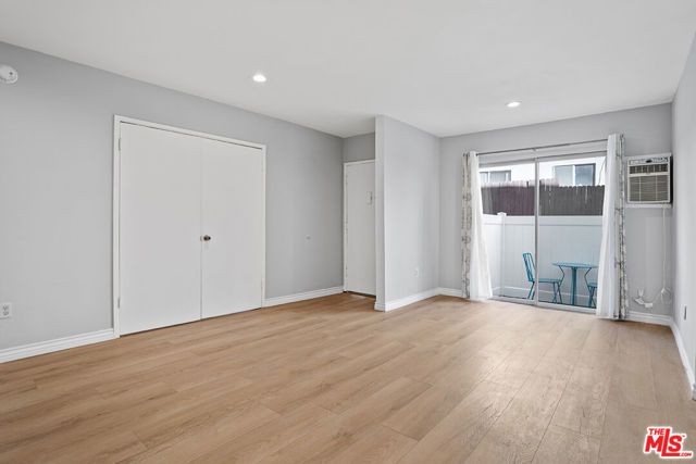 11743 Mayfield 3, Los Angeles, CA 90049
