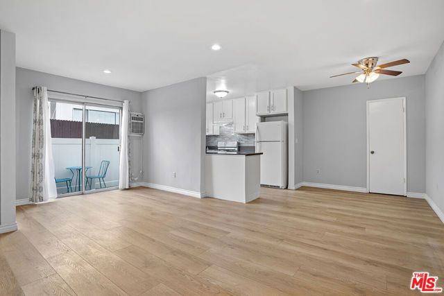 11743 Mayfield 3, Los Angeles, CA 90049
