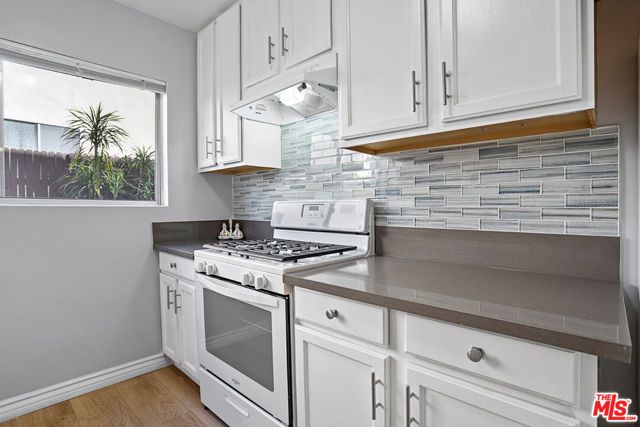 11743 Mayfield 3, Los Angeles, CA 90049
