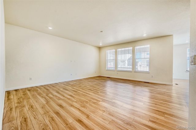 1060 S De Gaulle Court, Aurora, CO 80018