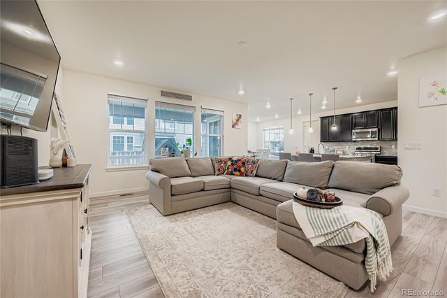 1060 S De Gaulle Court, Aurora, CO 80018