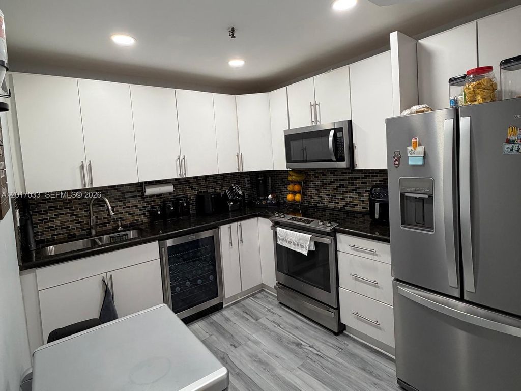 201 180th Dr 107, Sunny Isles Beach, FL 33160