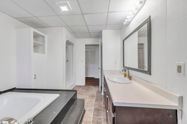 402 Shady Point, Inman, SC 29349