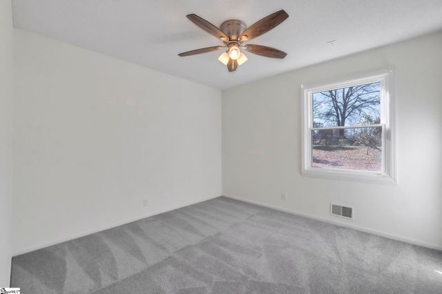 402 Shady Point, Inman, SC 29349