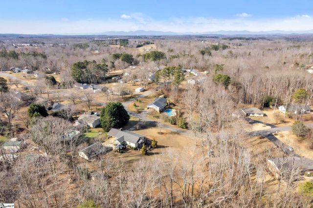 402 Shady Point, Inman, SC 29349