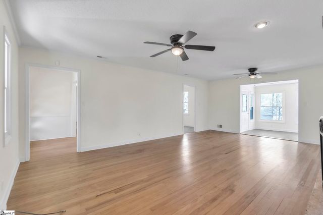 402 Shady Point, Inman, SC 29349