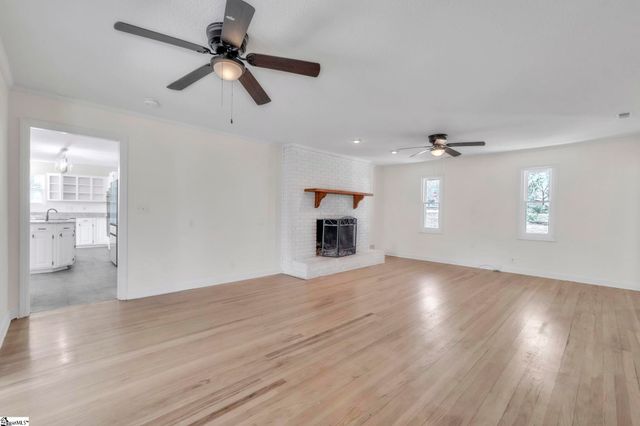 402 Shady Point, Inman, SC 29349