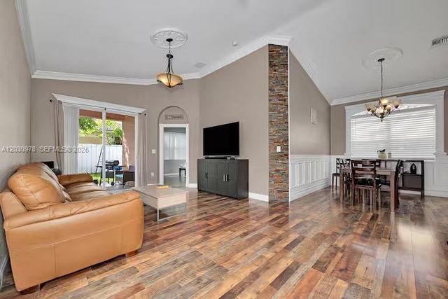 2327 NE 37th Ter, Homestead, FL 33033