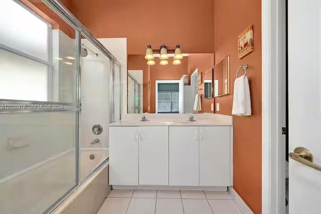 2327 NE 37th Ter, Homestead, FL 33033