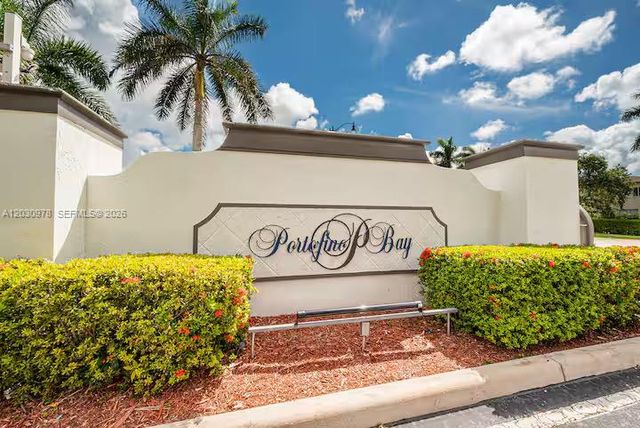 2327 NE 37th Ter, Homestead, FL 33033