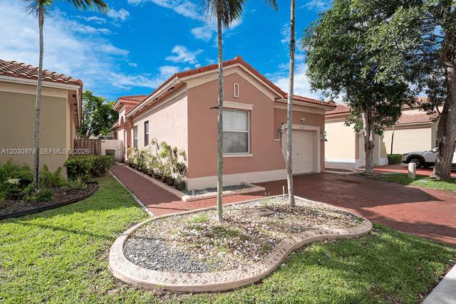 2327 NE 37th Ter, Homestead, FL 33033