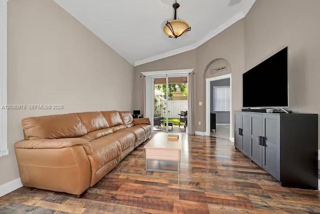 2327 NE 37th Ter, Homestead, FL 33033