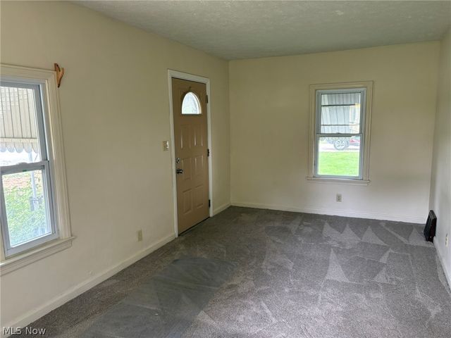 4031 Elyria Avenue, Lorain, OH 44055