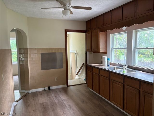 4031 Elyria Avenue, Lorain, OH 44055