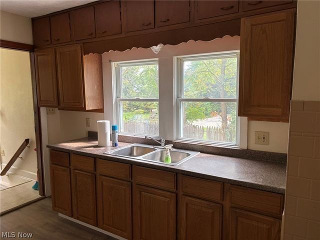 4031 Elyria Avenue, Lorain, OH 44055