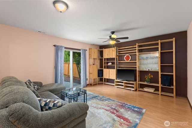904 214th Place SW, Lynnwood, WA 98036