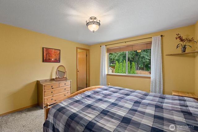 904 214th Place SW, Lynnwood, WA 98036